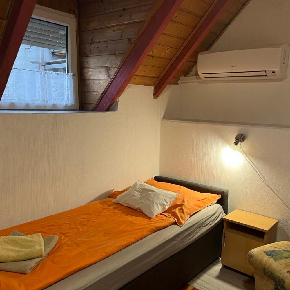 Bed and Breakfast Lenzl'S Panzio à Szigetvár Extérieur photo