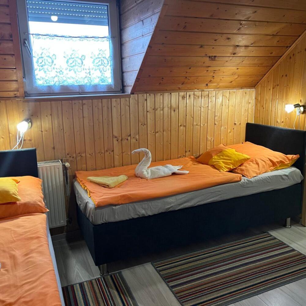 Bed and Breakfast Lenzl'S Panzio à Szigetvár Extérieur photo