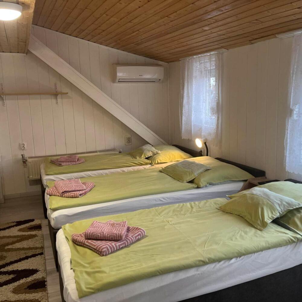 Bed and Breakfast Lenzl'S Panzio à Szigetvár Extérieur photo