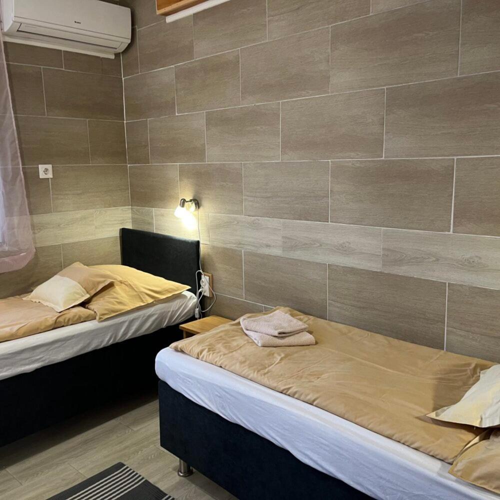 Bed and Breakfast Lenzl'S Panzio à Szigetvár Extérieur photo
