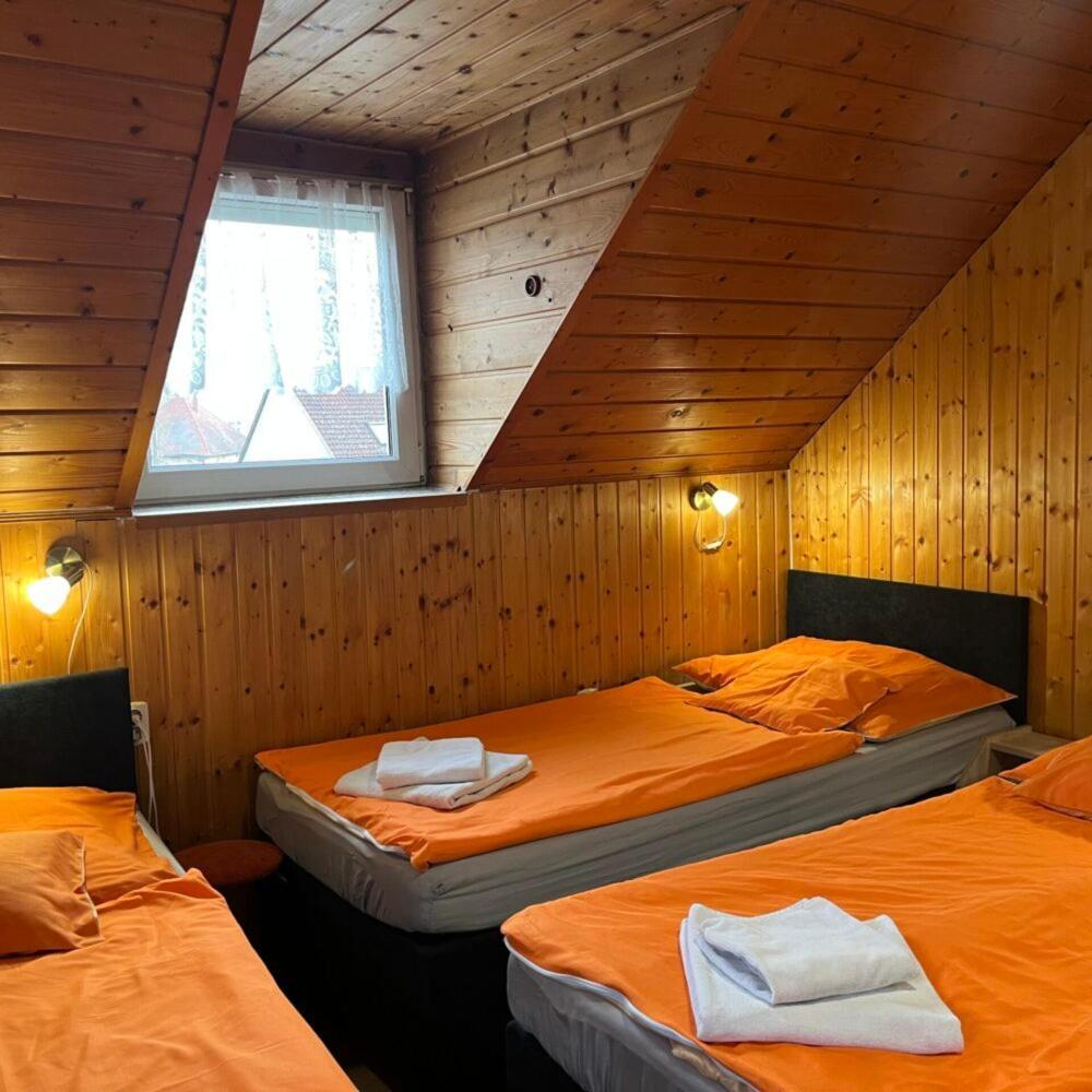 Bed and Breakfast Lenzl'S Panzio à Szigetvár Extérieur photo