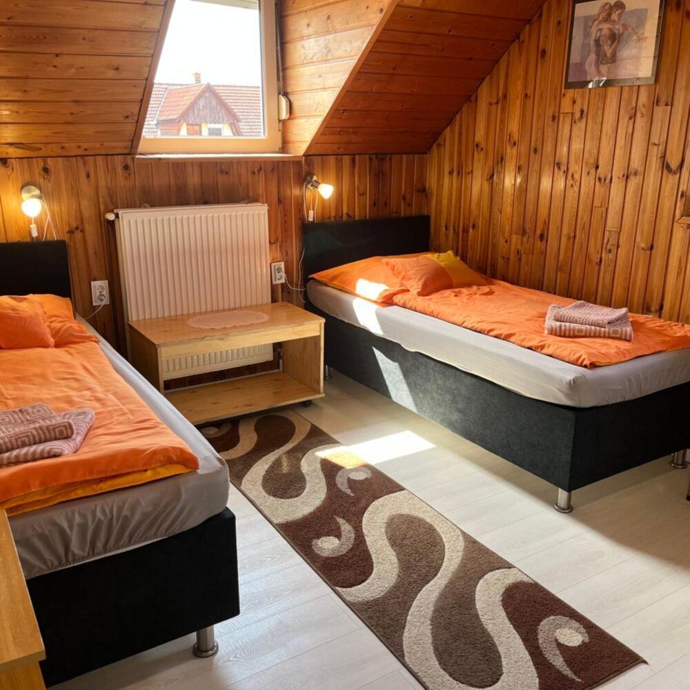 Bed and Breakfast Lenzl'S Panzio à Szigetvár Extérieur photo