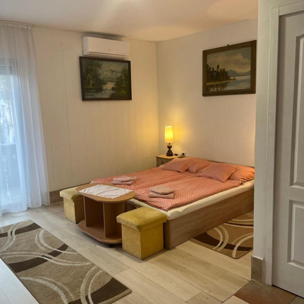 Bed and Breakfast Lenzl'S Panzio à Szigetvár Extérieur photo