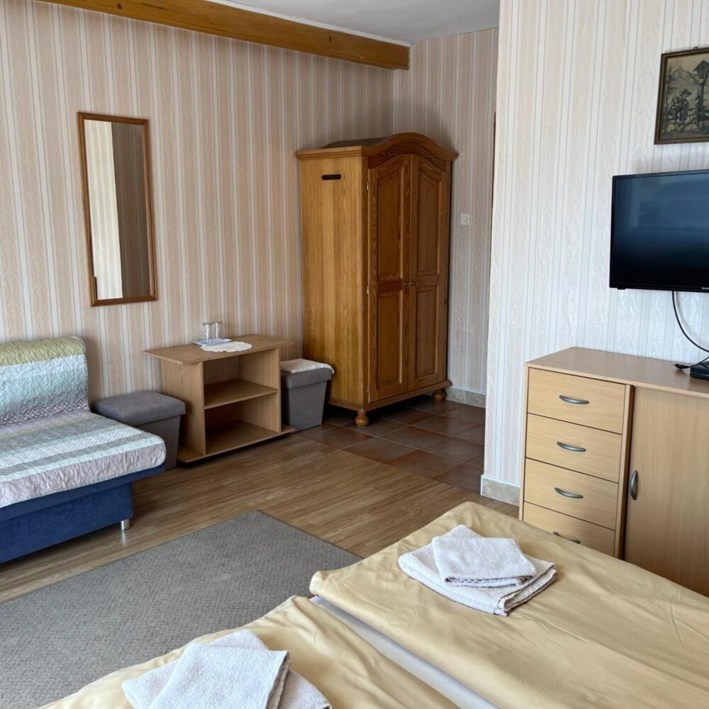 Bed and Breakfast Lenzl'S Panzio à Szigetvár Extérieur photo