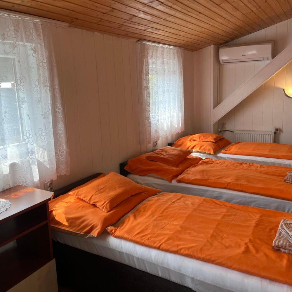 Bed and Breakfast Lenzl'S Panzio à Szigetvár Extérieur photo