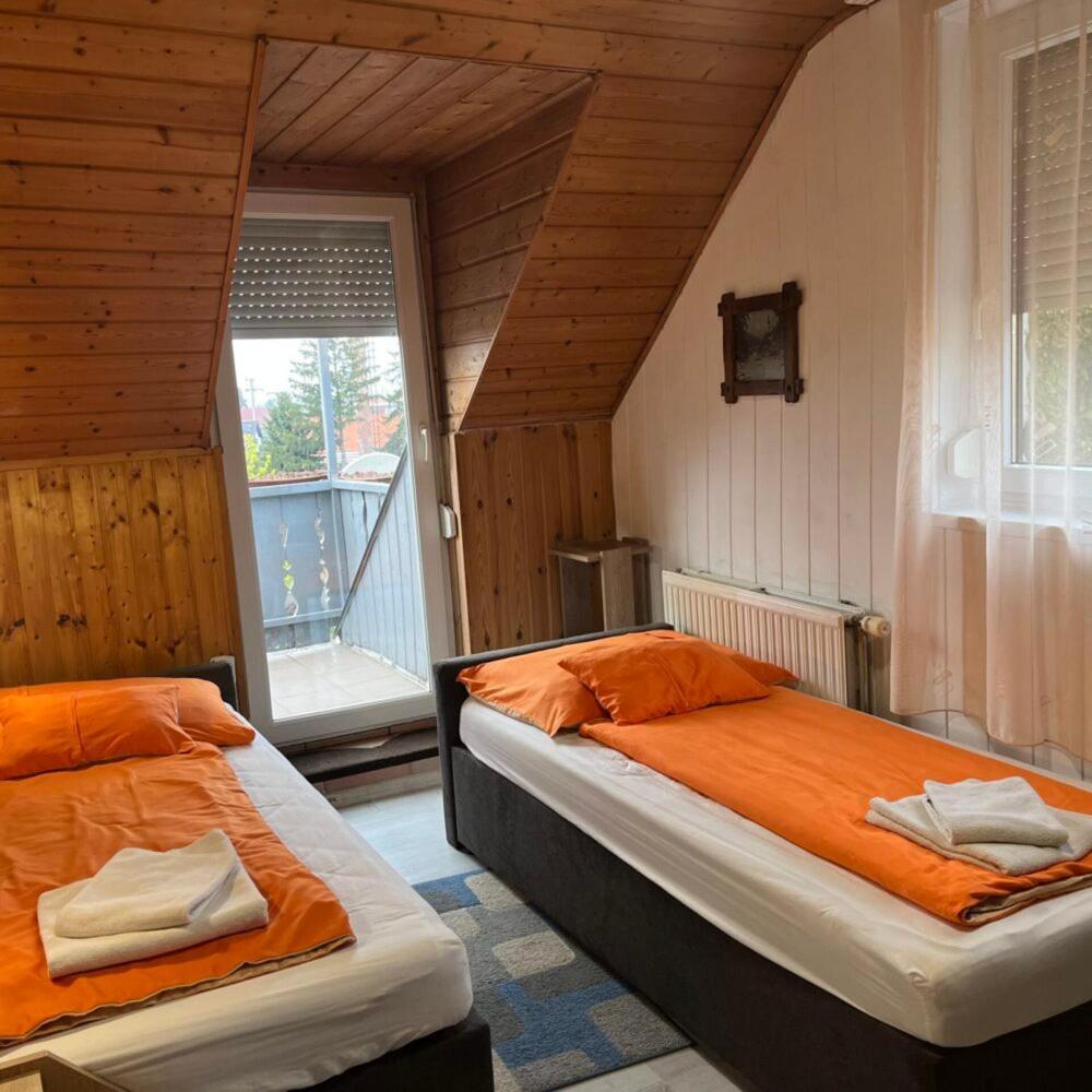 Bed and Breakfast Lenzl'S Panzio à Szigetvár Extérieur photo