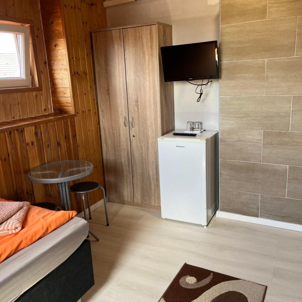 Bed and Breakfast Lenzl'S Panzio à Szigetvár Extérieur photo