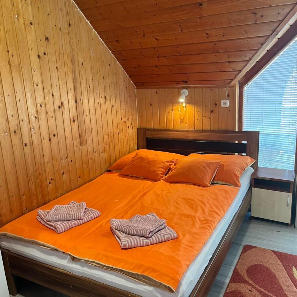 Bed and Breakfast Lenzl'S Panzio à Szigetvár Extérieur photo